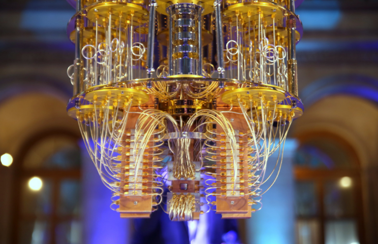 Here Comes Quantum Computing